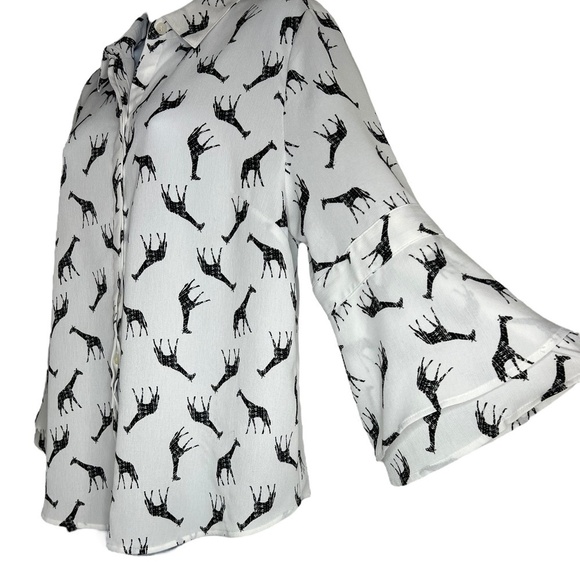 Chico's | Giraffe Print Blouse | Petite - Picture 4 of 6